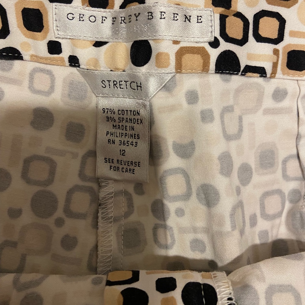 Printed Cream Geometric Cropped Pants 12 - Picture 2 of 6